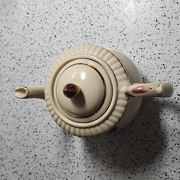 Vintage SHAWNEE POTTERY Hand Painted Ceramic Teapot Floral Motif USA 4.5" tall - Picture 3 of 6